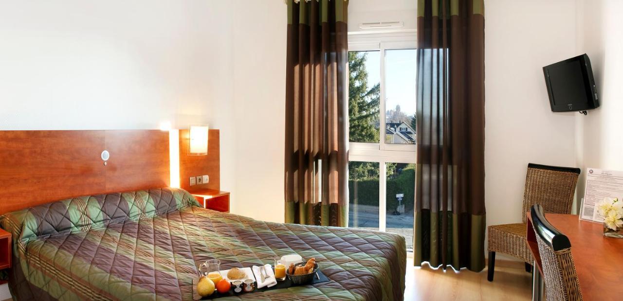 Hotel Les Peyrieres Olemps ภายนอก รูปภาพ
