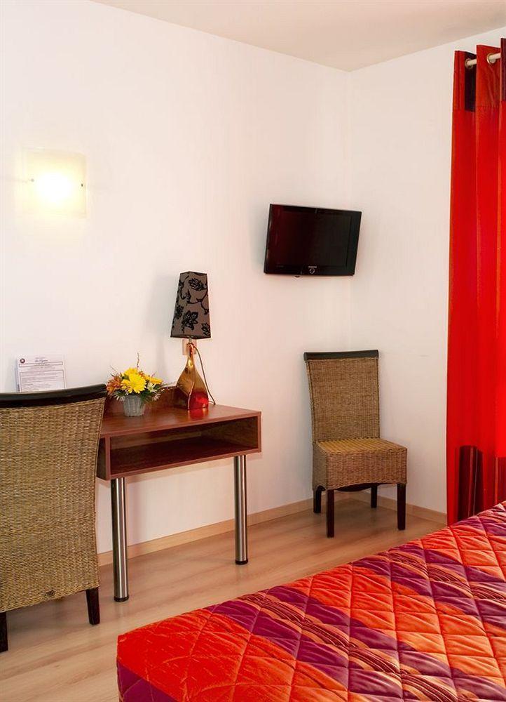 Hotel Les Peyrieres Olemps ภายนอก รูปภาพ