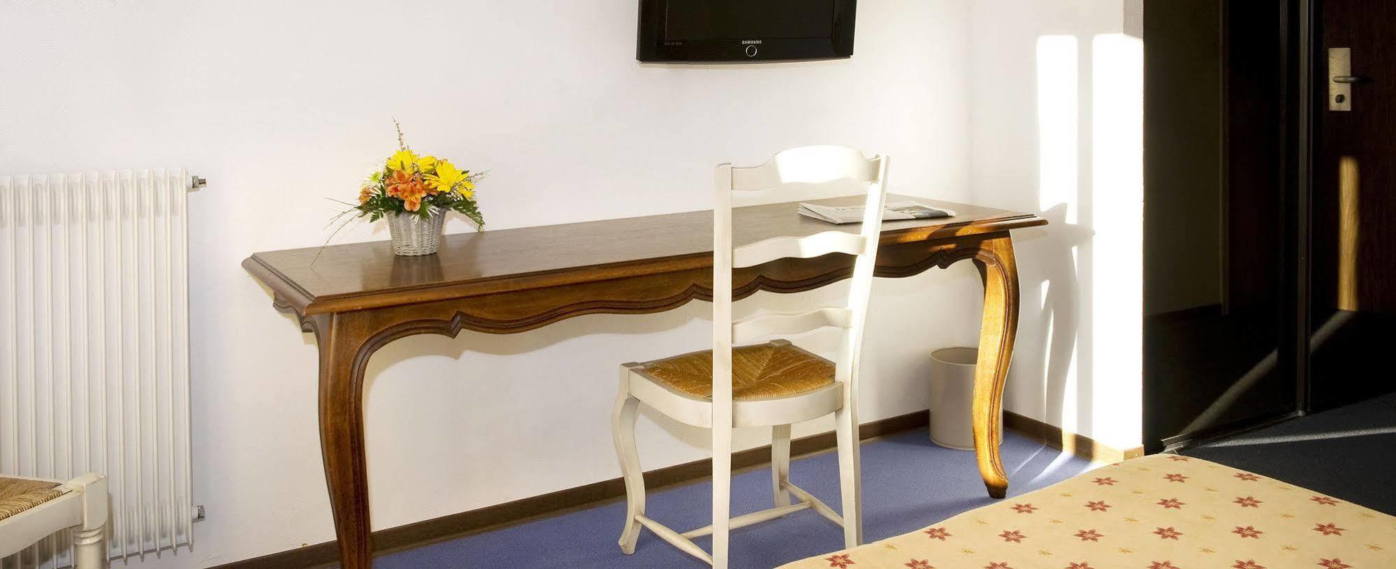 Hotel Les Peyrieres Olemps ภายนอก รูปภาพ
