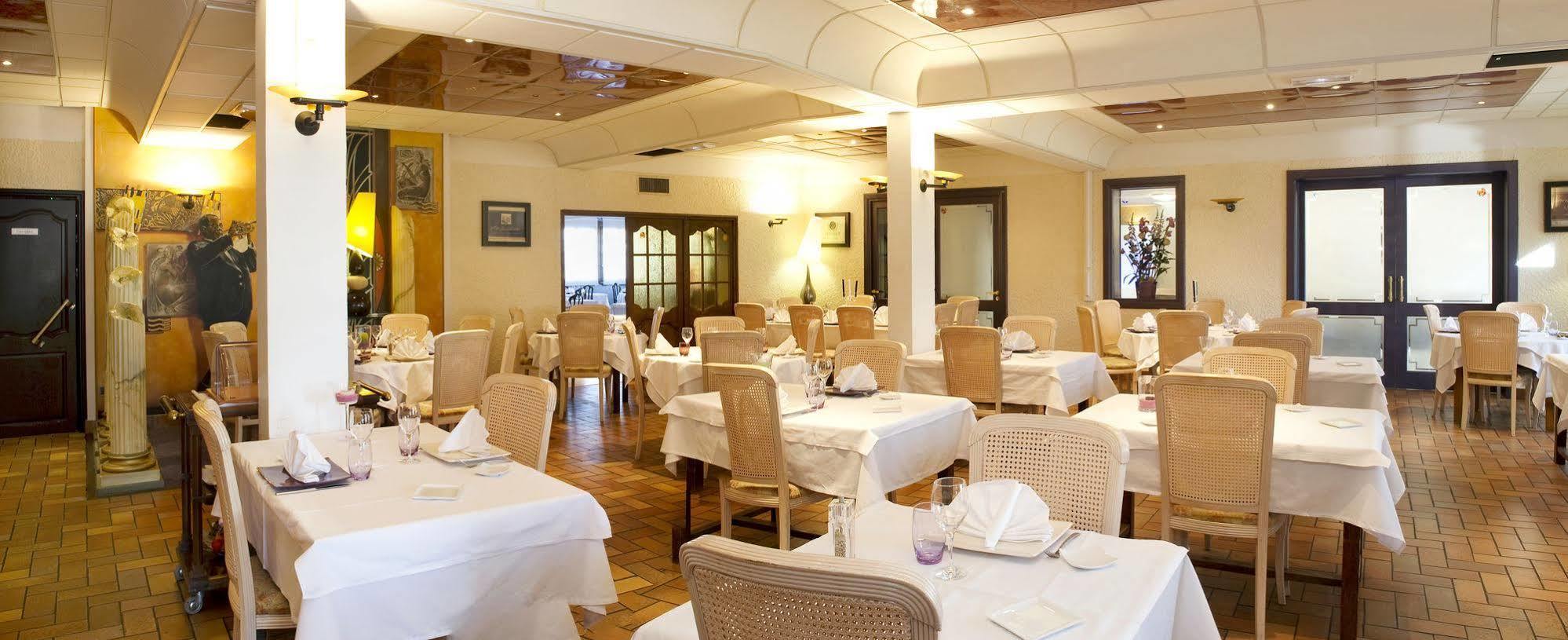 Hotel Les Peyrieres Olemps ภายนอก รูปภาพ